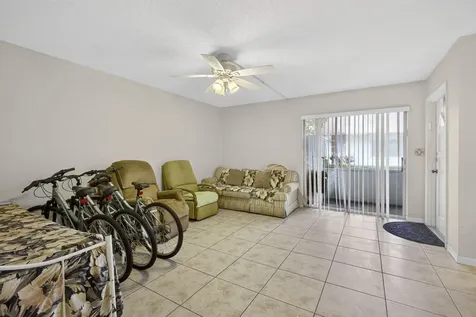 72 Plymouth I West Palm Beach FL 33417
