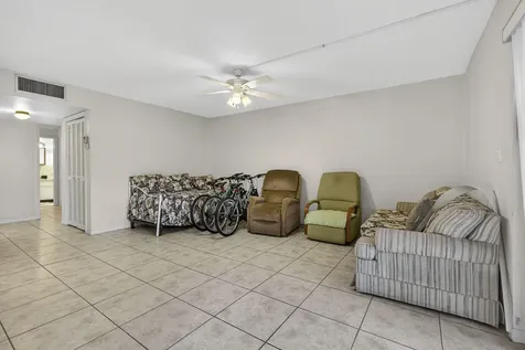 72 Plymouth I West Palm Beach FL 33417