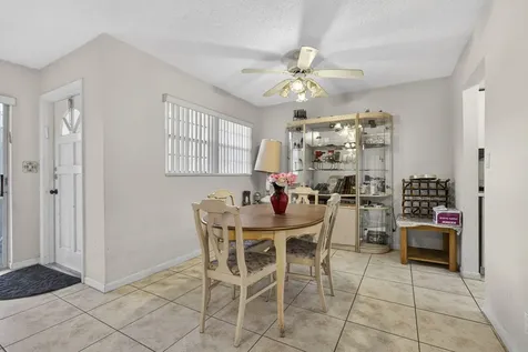 72 Plymouth I West Palm Beach FL 33417
