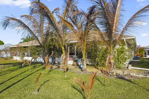 2111 Se Cayuga Court Port Saint Lucie FL 34952