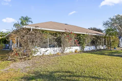 2111 Se Cayuga Court Port Saint Lucie FL 34952