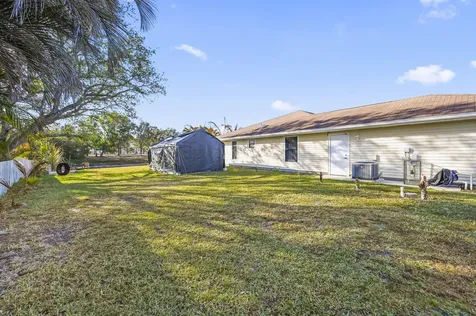 2111 Se Cayuga Court Port Saint Lucie FL 34952