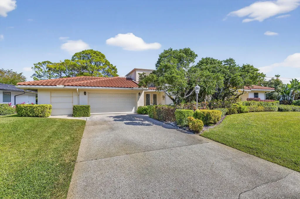 4881 Pineview Circle Delray Beach FL 33445