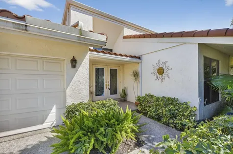 4881 Pineview Circle Delray Beach FL 33445