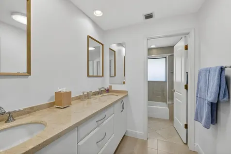 4881 Pineview Circle Delray Beach FL 33445