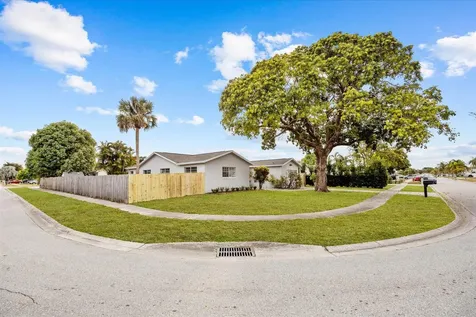 8844 Sw 6th Street Boca Raton FL 33433