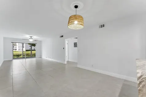 1037 Guildford C Boca Raton FL 33434