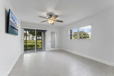 1037 Guildford C Boca Raton FL 33434