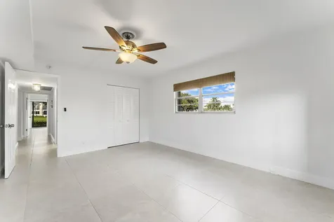 1037 Guildford C Boca Raton FL 33434