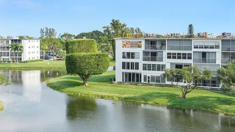 1037 Guildford C Boca Raton FL 33434
