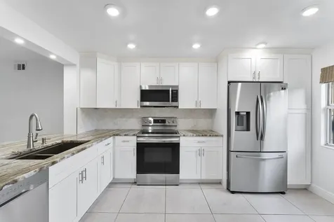 1037 Guildford C Boca Raton FL 33434