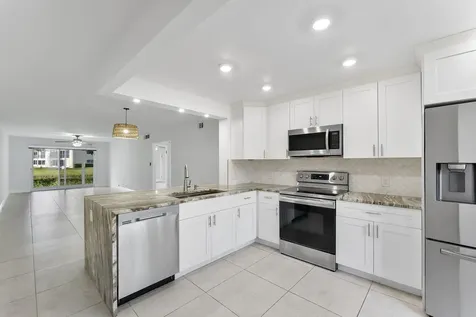 1037 Guildford C Boca Raton FL 33434