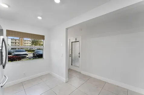 1037 Guildford C Boca Raton FL 33434