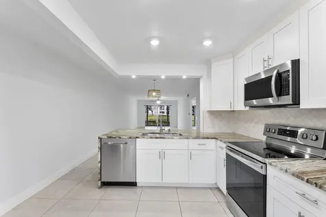 1037 Guildford C Boca Raton FL 33434
