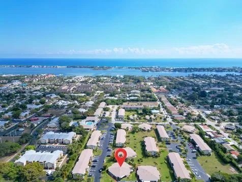 308 Ne 17th Avenue Boynton Beach FL 33435