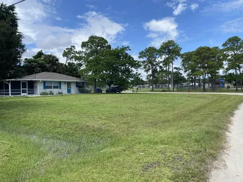 1206 17th Avenue Vero Beach FL 32962