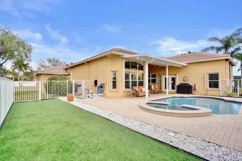 6171 Shadow Tree Lane Lake Worth FL 33463