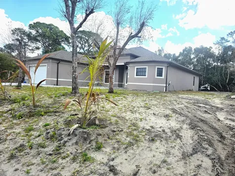 2043 Sw Brevety Terrace Port Saint Lucie FL 34953