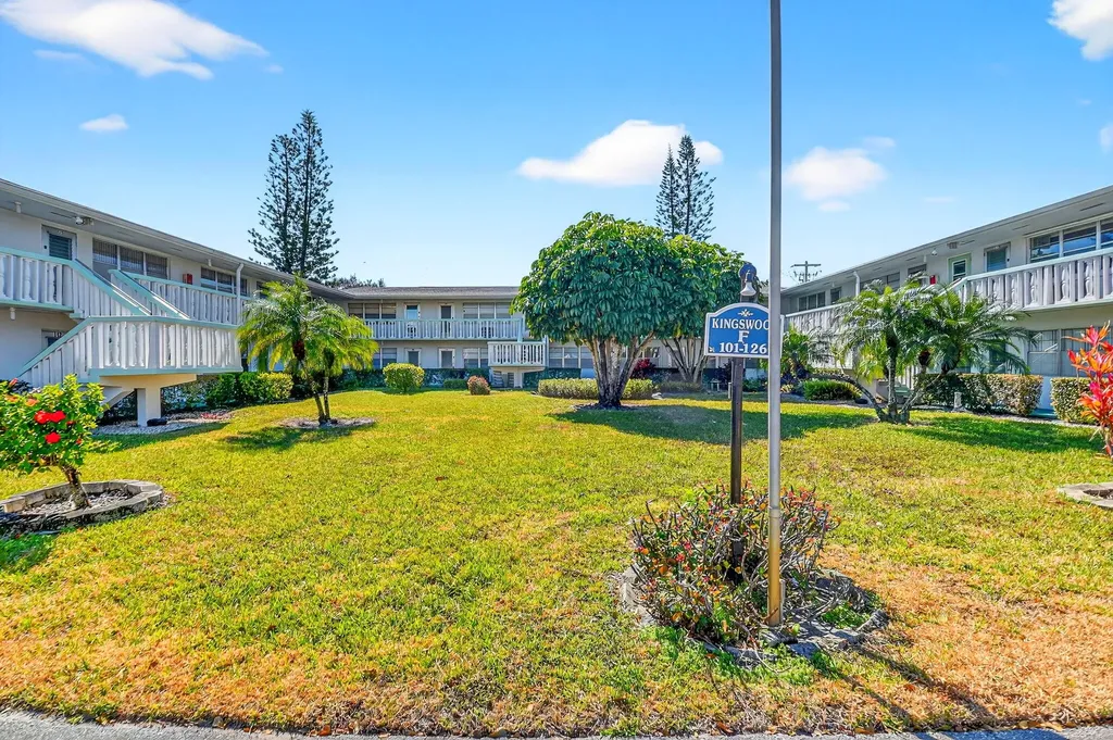 126 Kingswood F West Palm Beach FL 33417