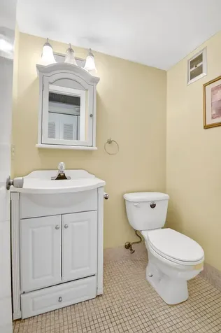 126 Kingswood F West Palm Beach FL 33417