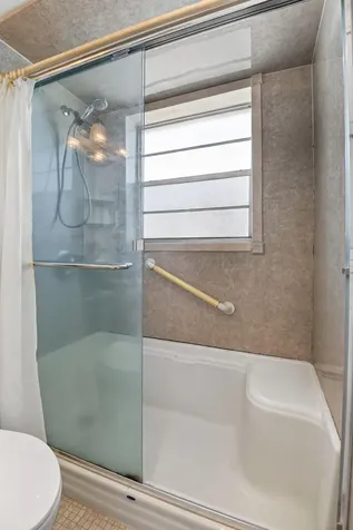 126 Kingswood F West Palm Beach FL 33417