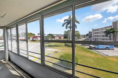 126 Kingswood F West Palm Beach FL 33417
