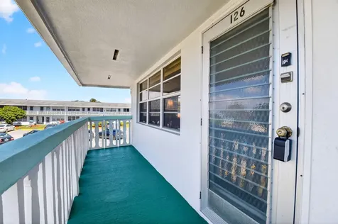 126 Kingswood F West Palm Beach FL 33417