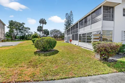 126 Kingswood F West Palm Beach FL 33417
