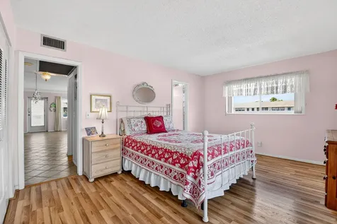 126 Kingswood F West Palm Beach FL 33417