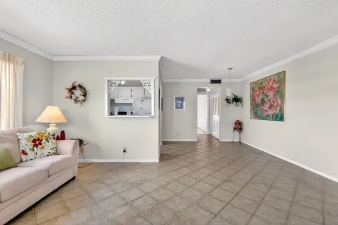 126 Kingswood F West Palm Beach FL 33417