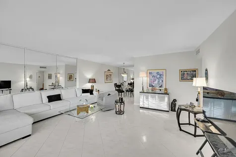 701 E Camino Real Boca Raton FL 33432