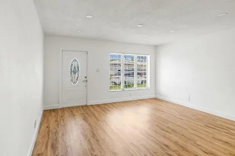 8302 Nw 59th Court Tamarac FL 33321