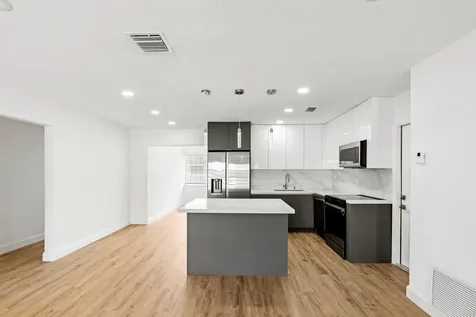 8302 Nw 59th Court Tamarac FL 33321