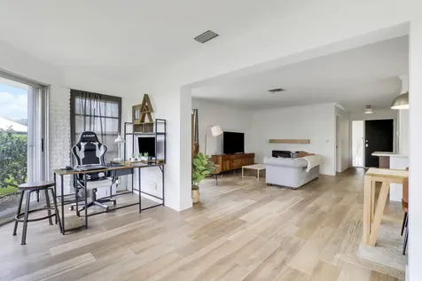 343 Yorktowne Circle Atlantis FL 33462