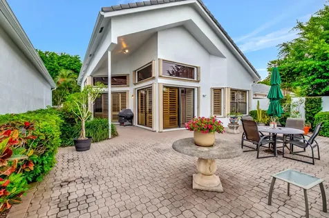 20019 Waters Edge Drive Boca Raton FL 33434