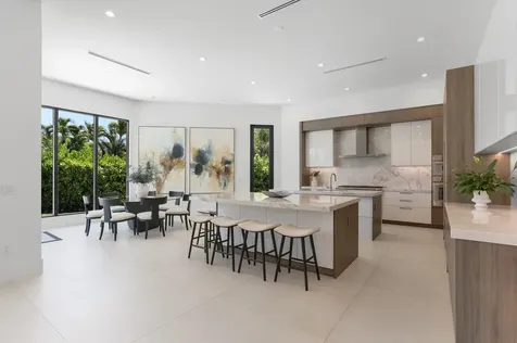 660 Ne 29th Place Boca Raton FL 33431