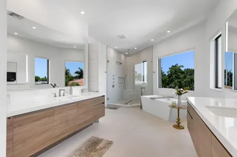 660 Ne 29th Place Boca Raton FL 33431