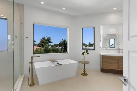 660 Ne 29th Place Boca Raton FL 33431