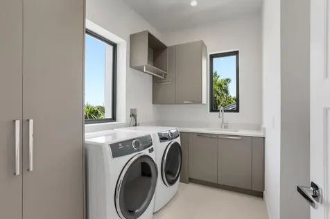 660 Ne 29th Place Boca Raton FL 33431