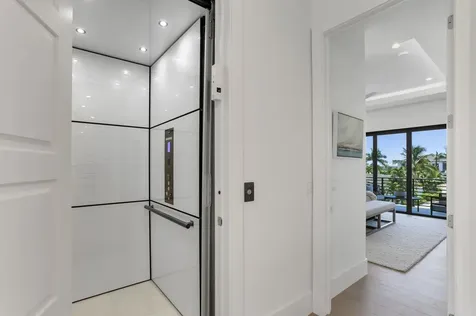 660 Ne 29th Place Boca Raton FL 33431