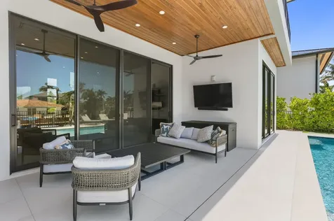 660 Ne 29th Place Boca Raton FL 33431