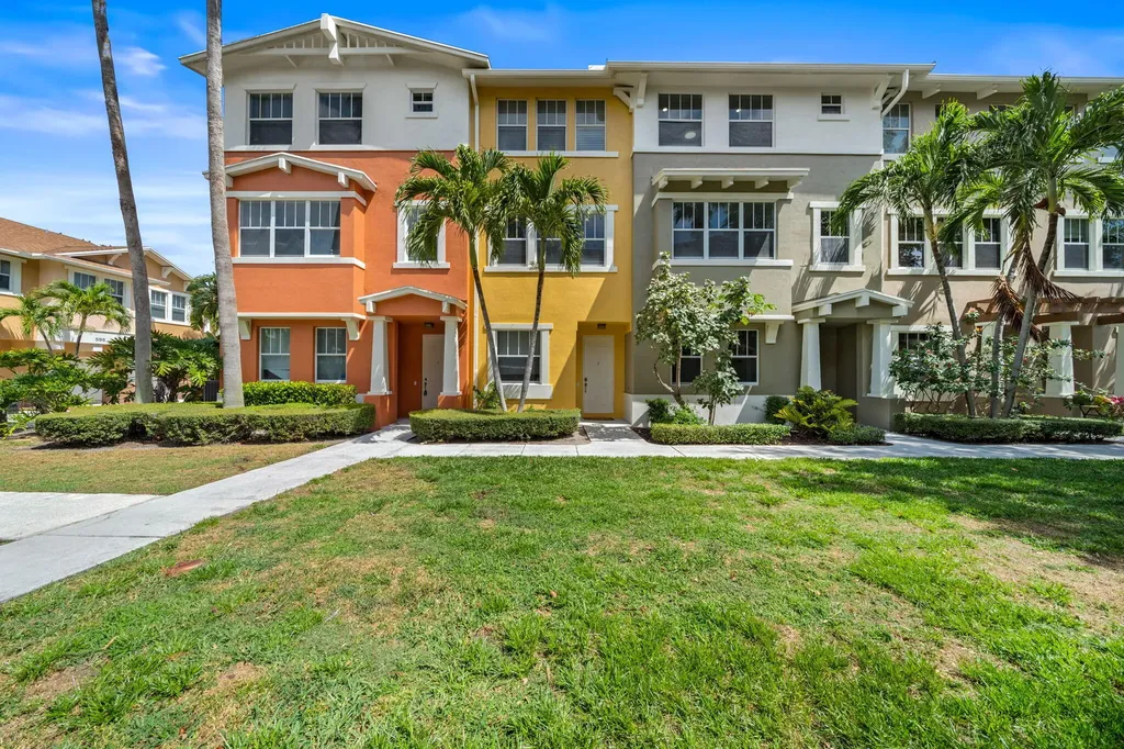 1730 Borrego Way West Palm Beach FL 33401