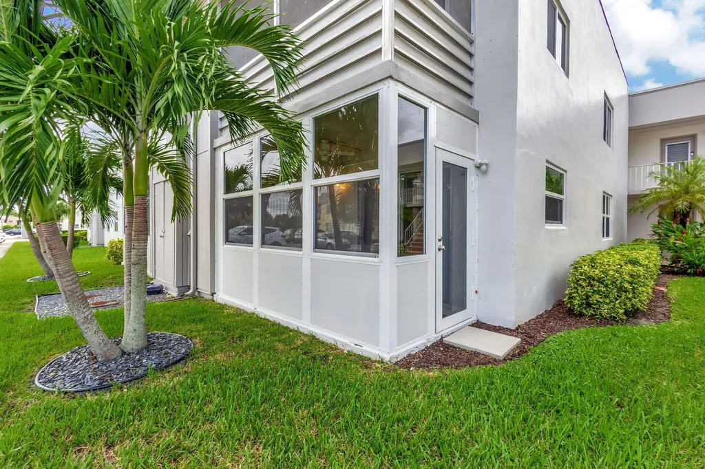 161 Normandy Delray Beach FL 33484