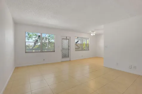 3034 Oakridge D Deerfield Beach FL 33442