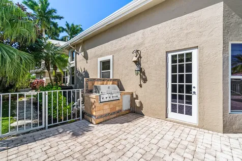 17168 Huntington Park Way Boca Raton FL 33496
