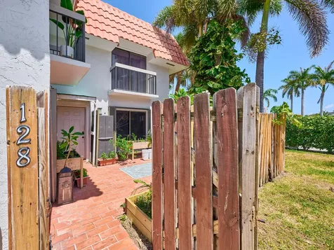 1251 S Federal Highway Boca Raton FL 33432