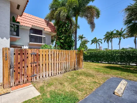 1251 S Federal Highway Boca Raton FL 33432