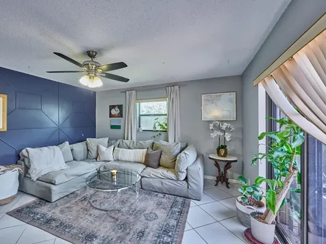 1251 S Federal Highway Boca Raton FL 33432