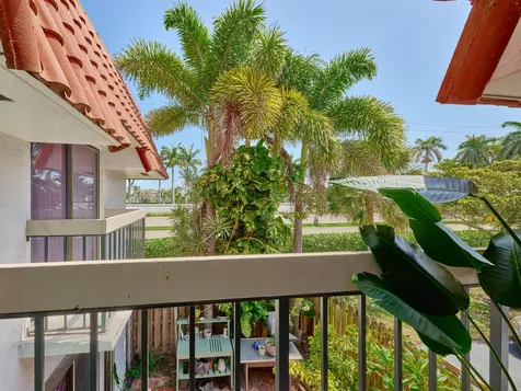 1251 S Federal Highway Boca Raton FL 33432
