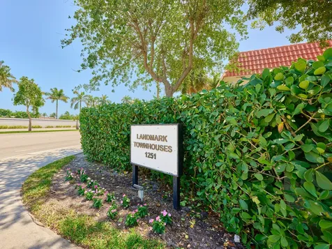 1251 S Federal Highway Boca Raton FL 33432